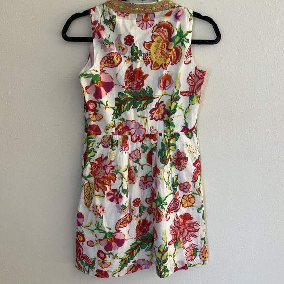 EUC Vineyard Vines Beaded White and Bright Floral Cotton Dress Size 2 - Picture 3 of 3